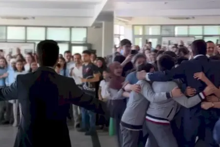 Elçin üçün şagirdlər izdiham yaratdı!