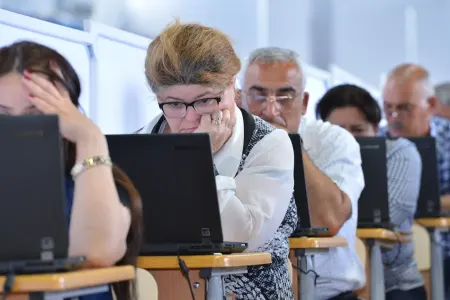 Təkrar sertifikatlaşdırma imtahanı keçirilir