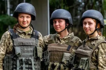 Ukrayna ordusunda nə qədər qadın xidmət edir?