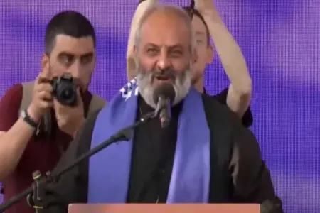 İrəvanda hökumət əleyhinə aksiya keçirilir
