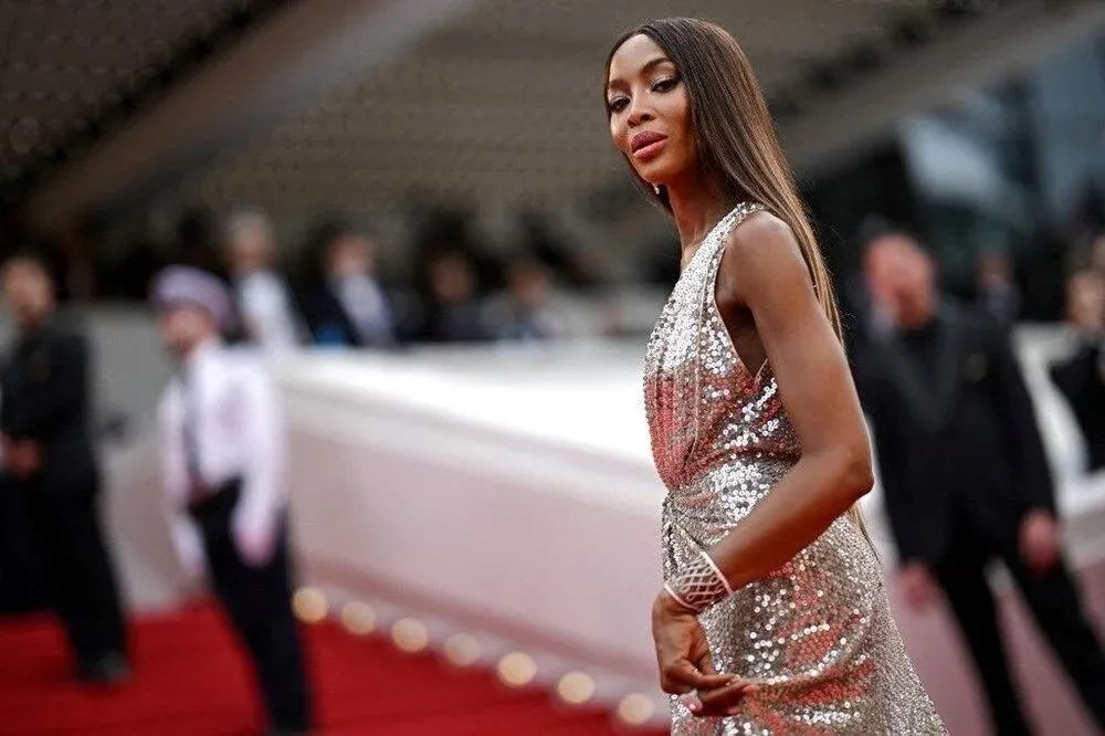 Məşhur modelin övladları surroqat ana vasitəsilə dünyaya gəlib