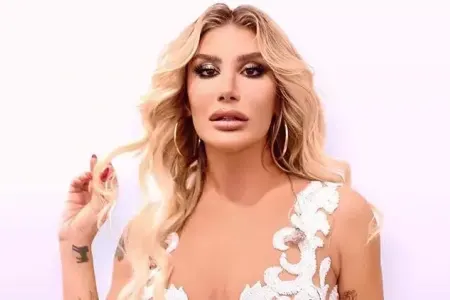 Məşhur müğənnidən şok etiraf: - Yumurtalıqlarım da artıq “bay-bay, bircəciyim" deyir