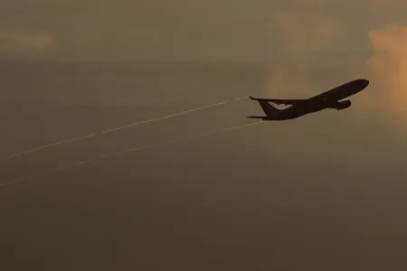 Nasaz təyyarə təhlükəli eniş etdi