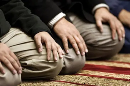 Azərbaycanda məscidlərdə bayram namazı qılınır