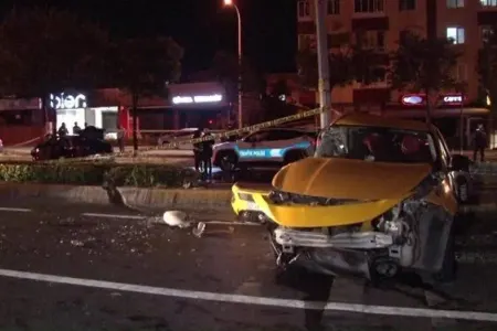 Avtomobil taksiyə çırpıldı: - Yaralılar var