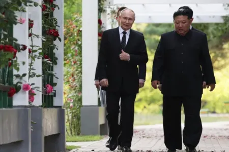 Putinin KXDR-ə səfəri başa çatdı