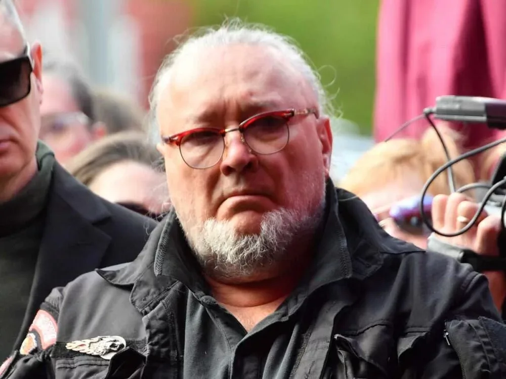 Məşhur modelyerin oğlu xərçəngin qurbanı oldu - FOTO