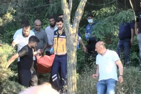 Yolda cəsəd tapıldı