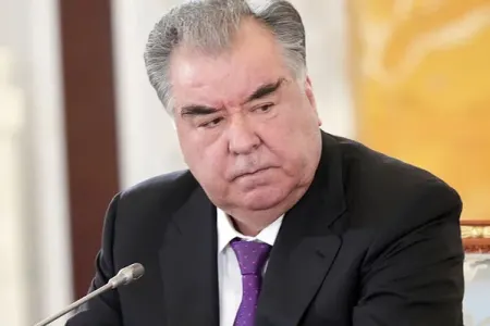 Hicaba qadağa qoyan qanunu imzaladı