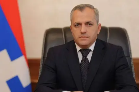İrəvandakı “Artsax nümayəndəliyi”nə basqın oldu: Şahramanyan dindiriləcək