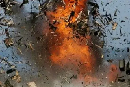 Polis idarəsi yaxınlığında avtomobil partladıldı