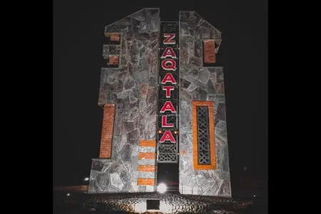 Zaqatalada gecəyarı restoranı belə yardılar