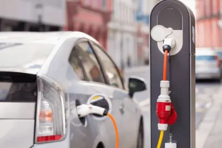Elektrik mühərrikli avtomobillər yeni qarşıdurma yaradır