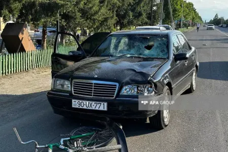 Ağdamda avtomobil velosipedçini vurdu