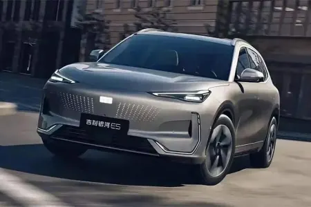 "Geely" yeni krossover təqdim edəcək