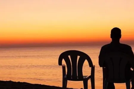 Tənhalıq hissi insult riskini artırır - ARAŞDIRMA