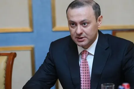 Rusiya hələ də bizə silah vermir - Qriqoryan