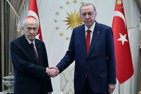 Ərdoğan-Bahçeli görüşü başlayıb