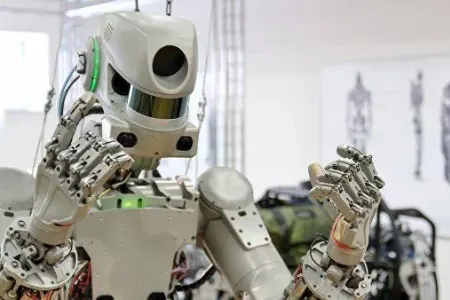 Yapon alimlər robotlara insan dərisi - “geyindirir”