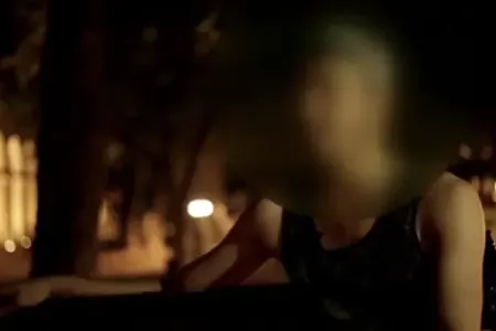 Qadın geyimində yolda qışqırdı - – Həbs edildi