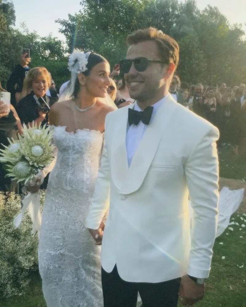 Məşhur aktyor görün kimlə evləndi - FOTO