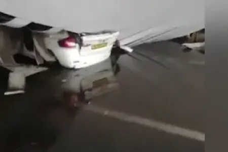 Hava limanının damı uçdu: - ÖLƏN VƏ XƏSARƏT ALANLAR VAR - VİDEO