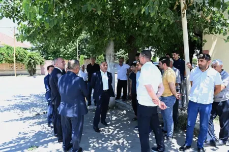 Vüqar Əhmədov vətəndaşları qəbul etdi