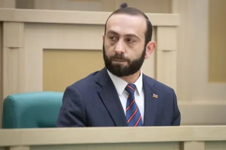 Mirzoyan: - Azərbaycanla sülh sazişi..