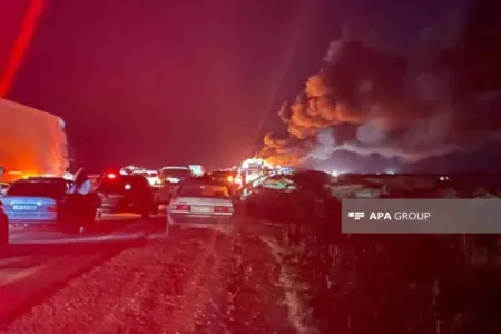 Biləsuvarda "TIR" YANDI