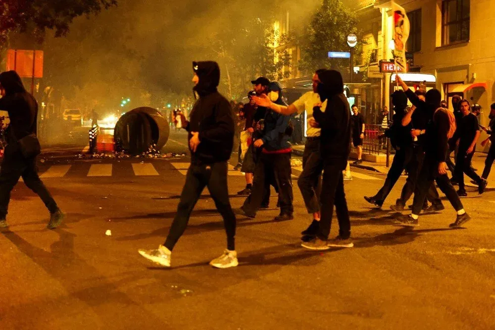 Fransada xalq gecəni küçələrdə - keçirdi - FOTO