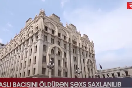 Bakıda qardaş 20 yaşlı bacısını qətlə yetirdi - VİDEO