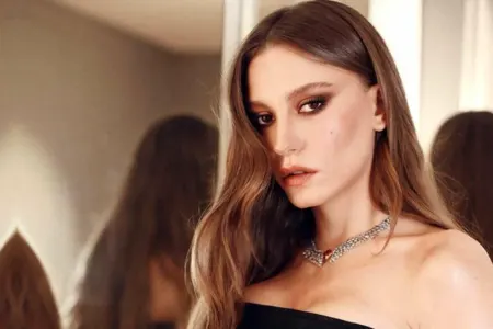 Serenay Sarıkaya 32 yaşında