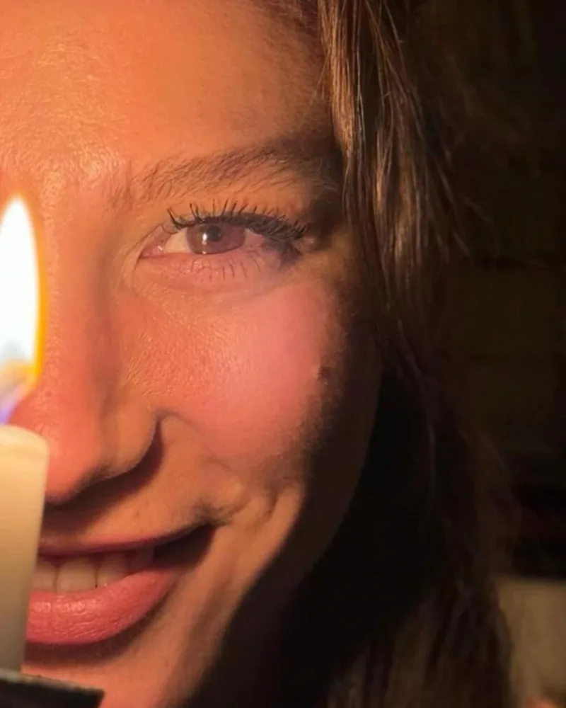 Serenay Sarıkaya 32 yaşında