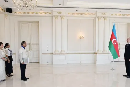 İlham Əliyev Filippin səfirinin etimadnaməsini qəbul etdi - FOTO