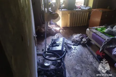 Azyaşlı uşaqlar evi yandırdı
