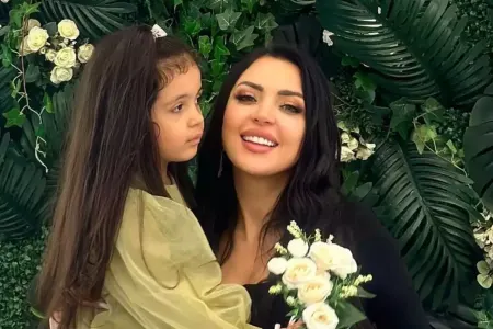 Vəfa Şərifovanın qızı əməliyyat olundu - FOTO