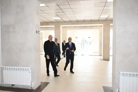 Prezident Qarabağ Universitetində görülən işlərlə tanış oldu