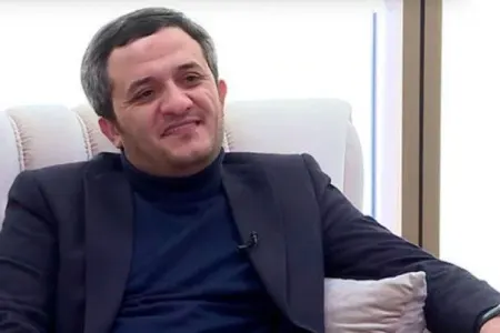 "Oliqarxam, milyonerəm"