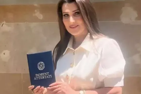 Xalq artisti dosent attestatı aldı