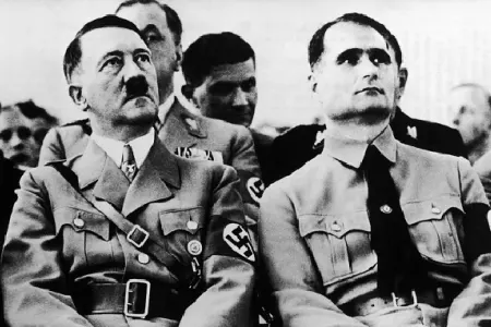 İki cəbhənin qəhrəmanı – o, həm Hitler, həm də Stalinlə - qədəh toqquşdurub...