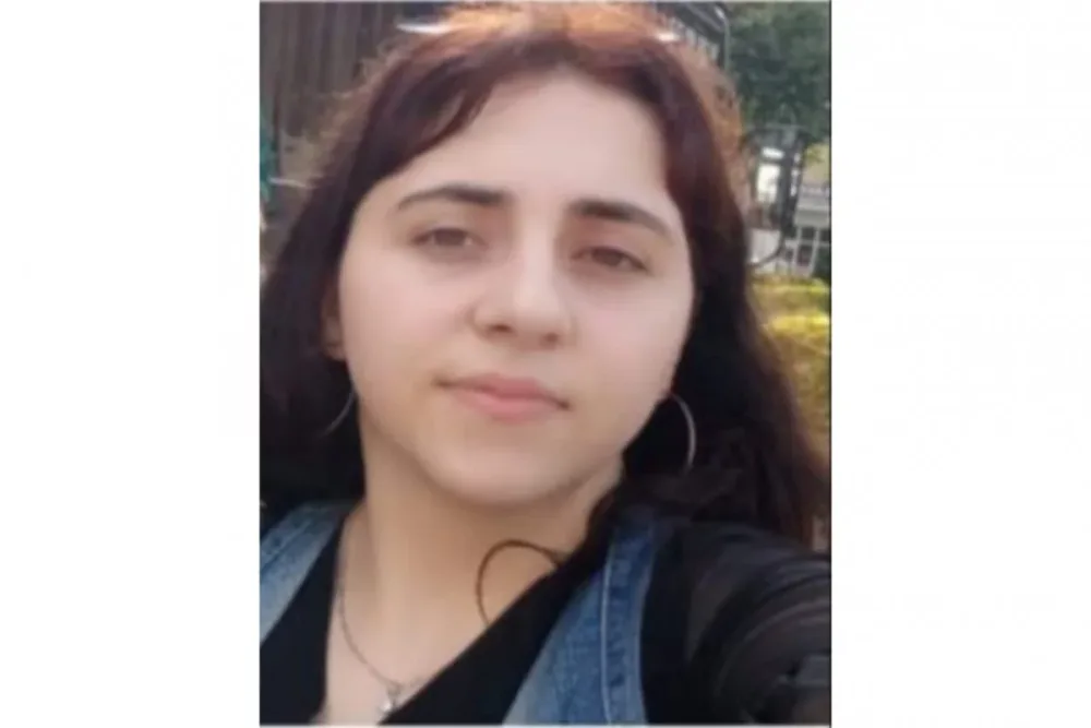 18 yaşlı qız itkin düşdü - FOTO