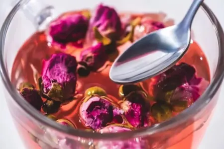 Qızılgül çayı arıqladır