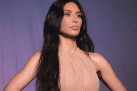 Kim Kardaşyan üzünə qızılbalıq sperması vurdurdu