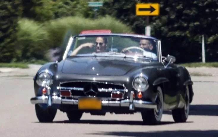 Evlilik ildönümünü başqa kişi ilə keçirdi - FOTOLAR