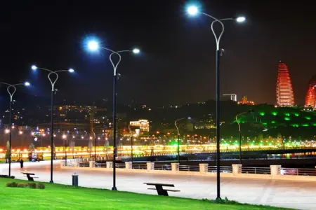 Bakı bulvarında qız üstündə qanlı DAVA