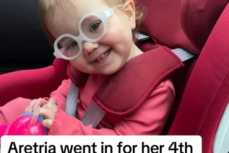 Nadir xəstəlik: - 21 aylıq körpə qan ağlayır