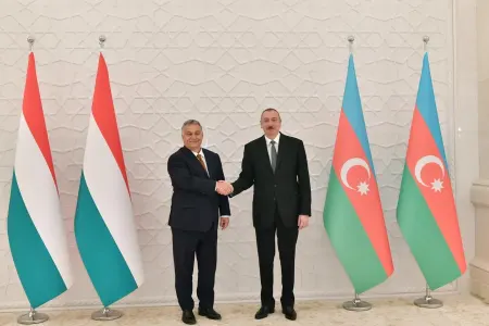 Prezident Viktor Orbanla söhbətləşdi