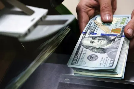 Sensasion proqnoz: - Dollar bu tarixdən ucuzlaşa bilər