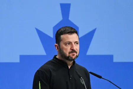 Zelenski Ukraynada hərbi vəziyyətin müddətini uzadacaq