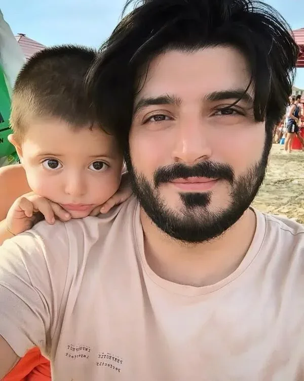 Aktrisa xanımından boşanan Muraddan - İLK PAYLAŞIM - FOTO